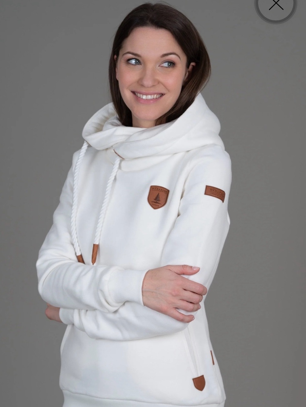 Wanakome White Pullover Hoodie with Brown Trim Accents